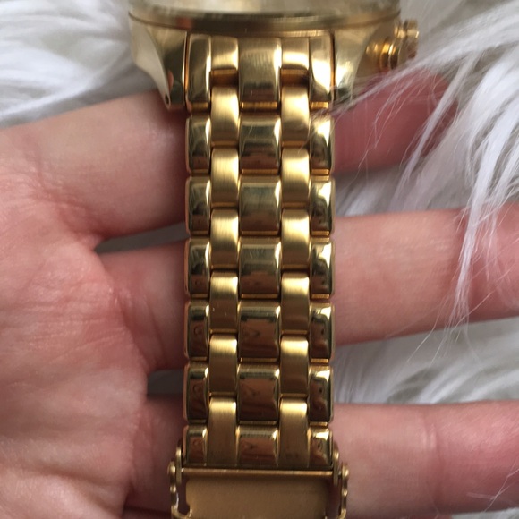 RipCurl Bailey chrono gold watch - Picture 4 of 7